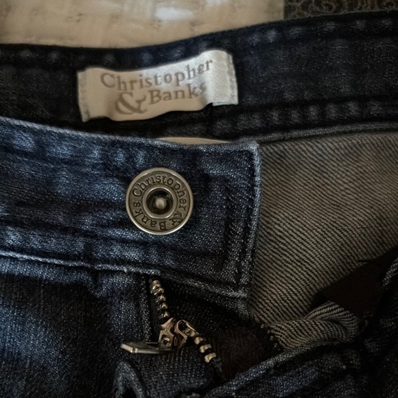 Gently loved Women's Blue Capri Stretch Jeans with Embroidered Hem - Picture 8 of 13